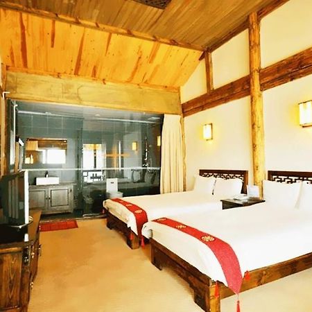 Golden Waterfront Inn 麗江市 エクステリア 写真