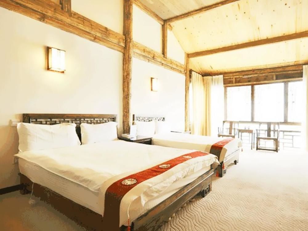 Golden Waterfront Inn 麗江市 エクステリア 写真